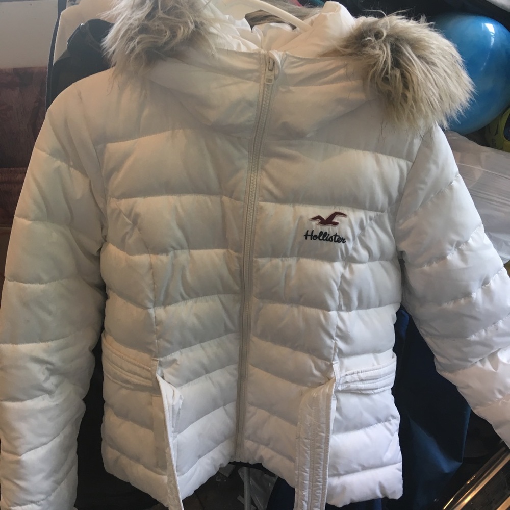 White thick Hollister coat